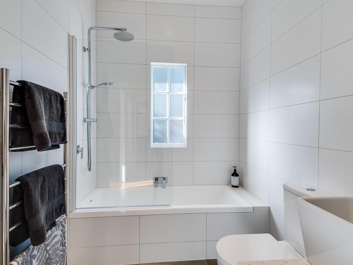 Gem On Gillean - Havelock North Holiday Home 외부 사진